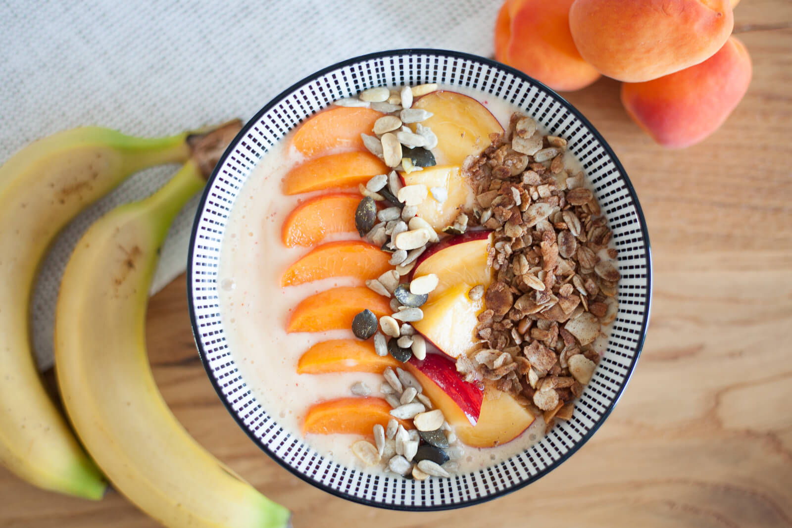 Morning cool down: frozen Smoothie-Bowl Morning cool down: frozen Smoothie-Bowl