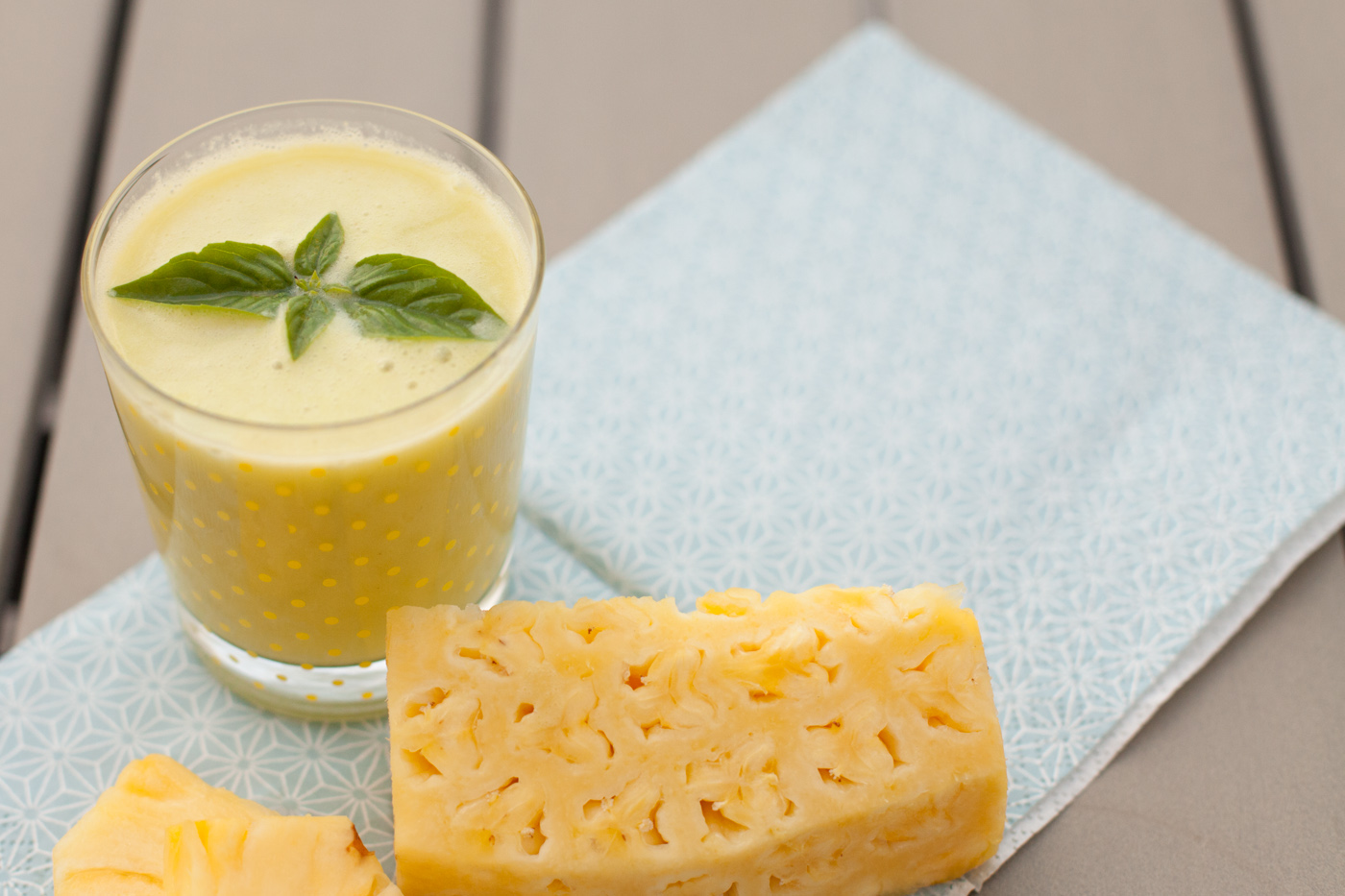 Stoffwechsel-Smoothie mit Ananas und Ingwer Stoffwechsel-Smoothie mit Ananas und Ingwer