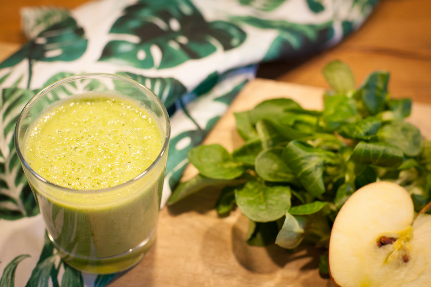 Pürierte Hecke - Feldsalatsmoothie mit Ananas Pürierte Hecke - Feldsalatsmoothie mit Ananas